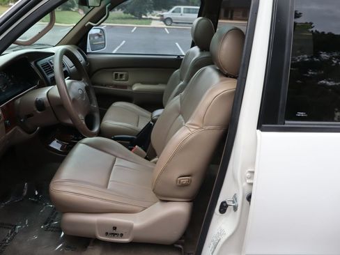 Used 2000 Toyota 4Runner Limited AWD/4WD image 19