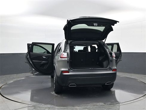 Used 2020 Jeep Cherokee Latitude Lux w/ Comfort/Convenience Group image 32