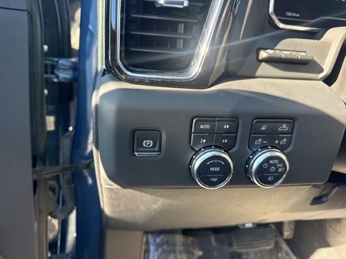 Used 2024 GMC Sierra 2500 Denali w/ Technology Package image 20