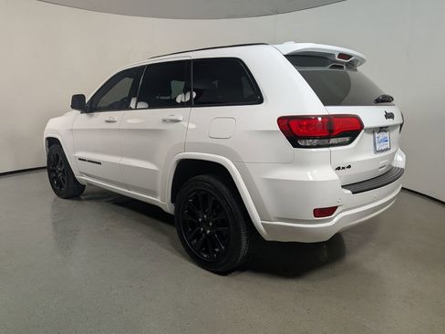 Used 2021 Jeep Grand Cherokee Laredo X AWD/4WD image 6