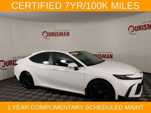 Used 2025 Toyota Camry SE w/ Convenience Package FWD image 9