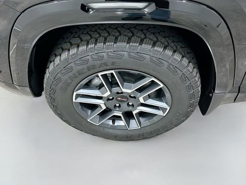 New 2026 GMC Terrain AT4 w/ Convenience Package III image 32