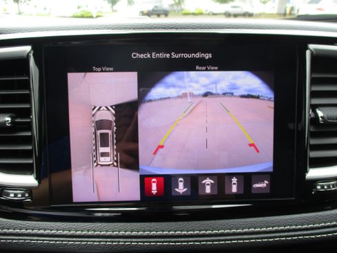 Used 2024 Chrysler Pacifica Limited FWD image 29