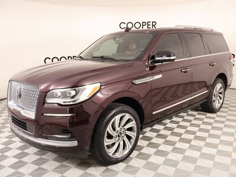 Used 2023 Lincoln Navigator Reserve AWD/4WD image 10