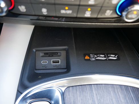 Used 2023 Buick Enclave Avenir w/ Avenir Technology Package image 33