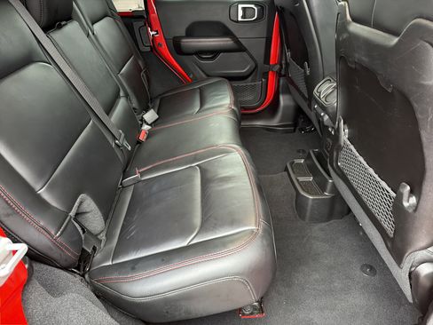 Used 2024 Jeep Wrangler Unlimited Rubicon image 16