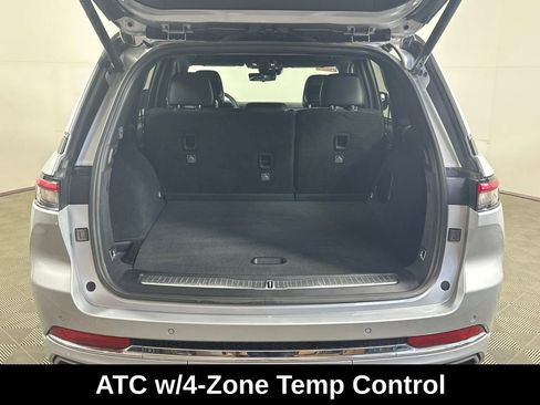 Used 2023 Jeep Grand Cherokee Overland w/ Luxury Tech Group IV image 9