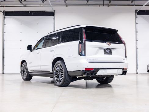 Used 2024 Cadillac Escalade V AWD/4WD image 6