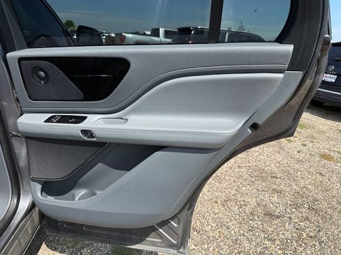 Used 2021 Lincoln Aviator Reserve w/ Equipment Group 208A AWD/4WD image 40