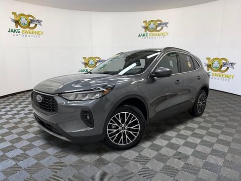 Used 2025 Ford Escape SE FWD image 4