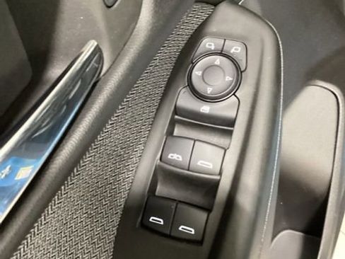 Used 2025 Chevrolet TrailBlazer LT w/ LT Cold Weather Package AWD/4WD image 18