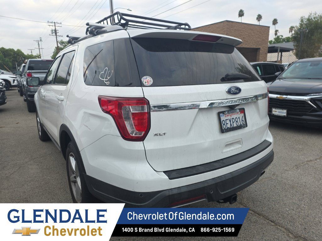 Used 2018 Ford Explorer XLT FWD image 4