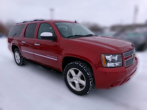 Used 2013 Chevrolet Suburban LTZ image 1