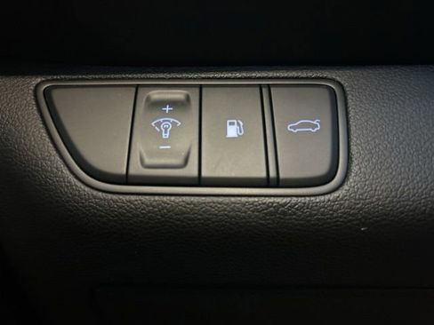 Used 2023 Genesis G70 2.0T AWD/4WD image 53