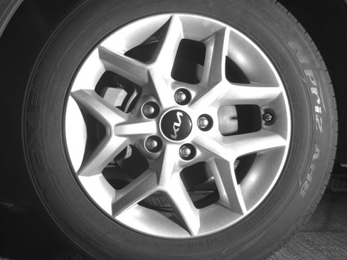 Used 2025 Kia Soul LX w/ LX Technology Package image 17