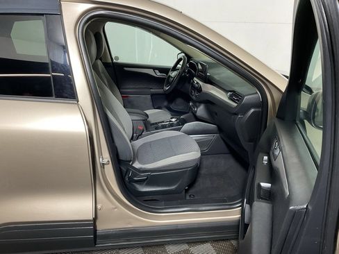 Used 2020 Ford Escape SE image 34