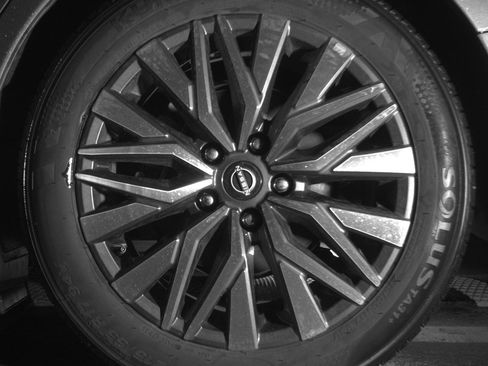 Used 2025 Nissan Altima 2.5 SV image 14