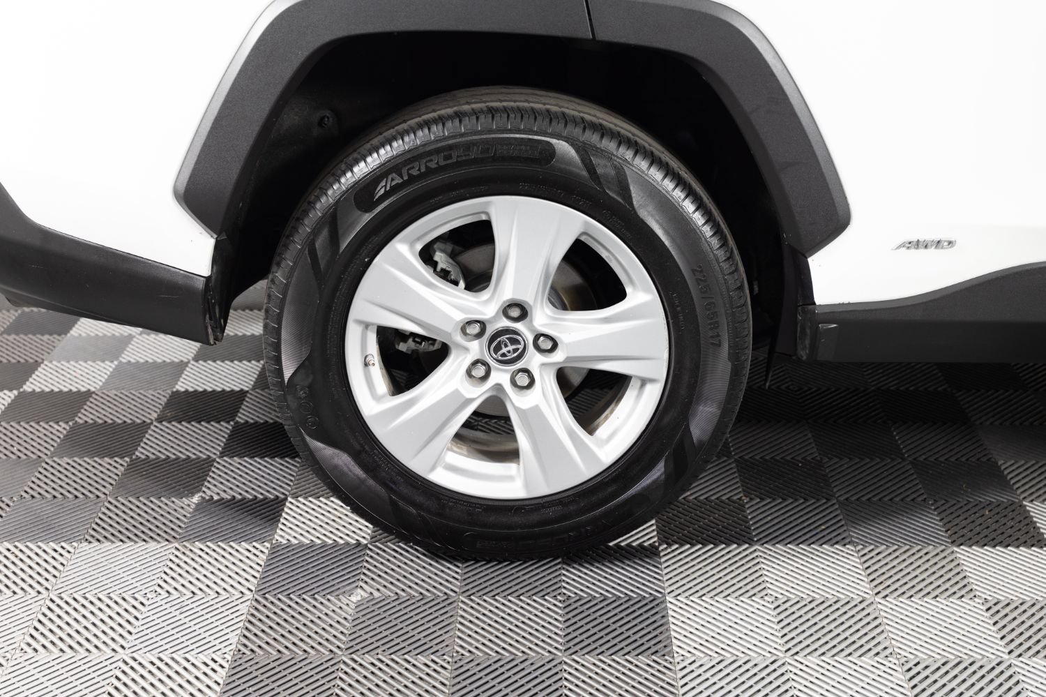 Used 2020 Toyota RAV4 LE w/ All Weather Liner Package AWD/4WD image 37