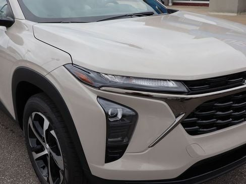 New 2026 Chevrolet Trax RS image 3