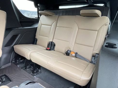 Used 2024 Chevrolet Tahoe Premier w/ Premium Package image 40