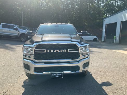 Used 2022 RAM 3500 Tradesman w/ Chrome Appearance Group AWD/4WD image 2