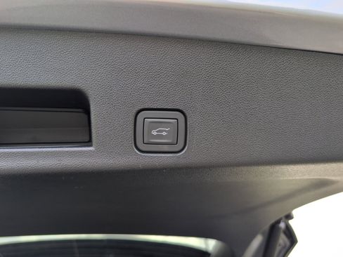 Used 2025 Buick Enclave Preferred image 6