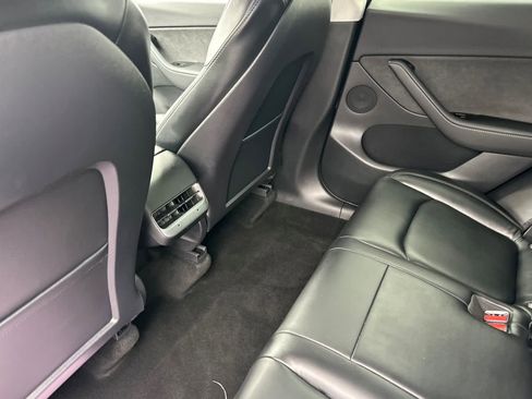 Used 2021 Tesla Model Y Long Range image 4