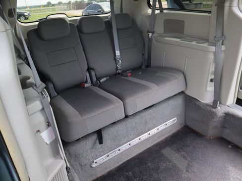 Used 2008 Chrysler Town & Country Touring image 24