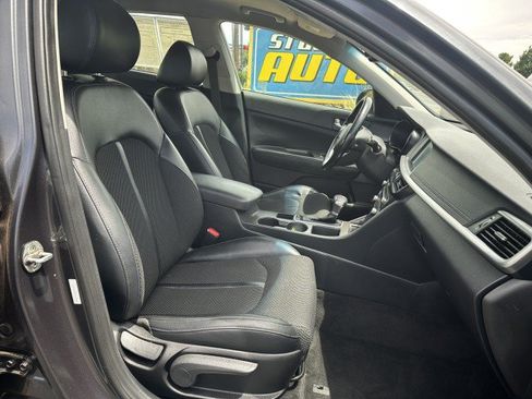 Used 2019 Kia Optima S FWD image 18
