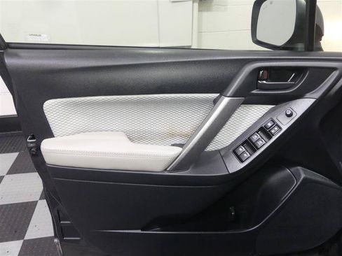 Used 2018 Subaru Forester 2.5i Premium AWD/4WD image 18