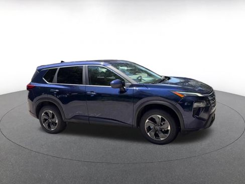 Used 2025 Nissan Rogue SV AWD/4WD image 2