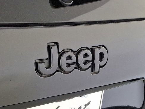Used 2020 Jeep Cherokee Latitude Plus FWD image 35
