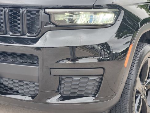 Used 2023 Jeep Grand Cherokee L Laredo AWD/4WD image 9