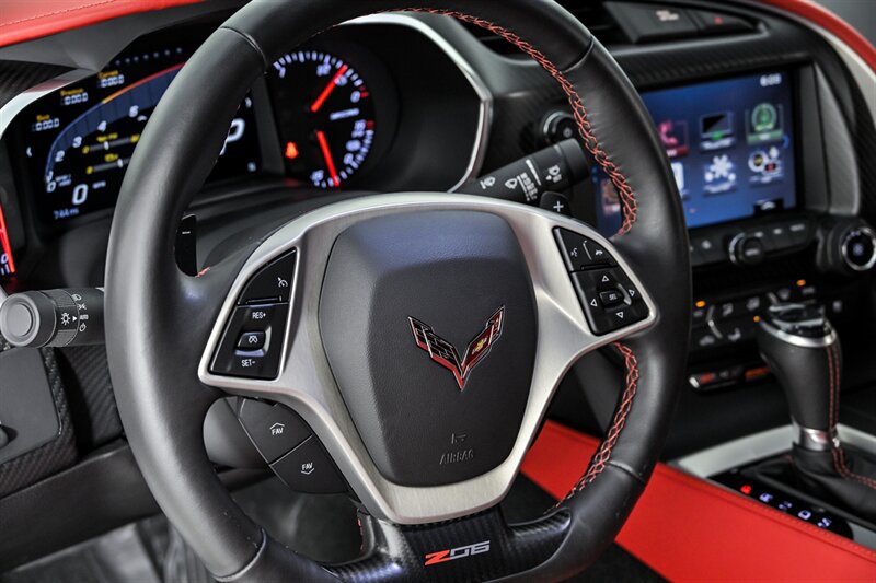 Used 2016 Chevrolet Corvette Z06 w/ 3LZ Preferred Equipment Group RWD image 18
