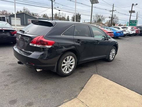 Used 2014 Toyota Venza LE w/ LE Convenience Package image 5