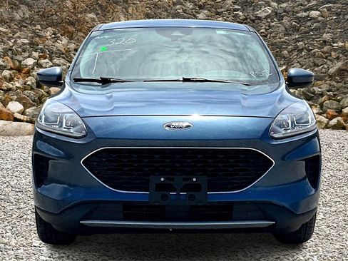 Used 2020 Ford Escape SE image 3