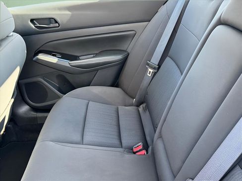 Used 2023 Nissan Altima 2.5 SV image 9