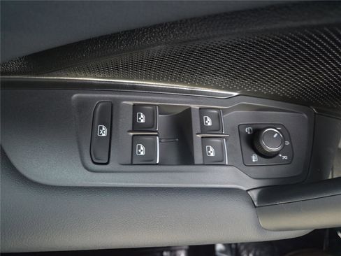 New 2026 Volkswagen Tiguan SEL R-Line image 13