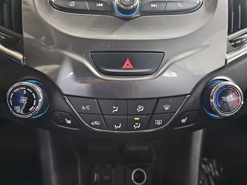 Certified 2018 Chevrolet Cruze LT w/ LT Convenience Package FWD image 25