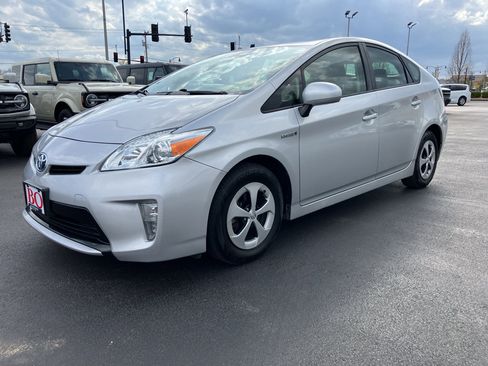 Used 2014 Toyota Prius Two image 2