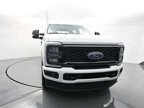 New 2026 Ford F250 4x4 Crew Cab Super Duty image 2