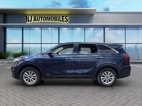 Used 2020 Kia Sorento LX image 4