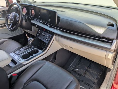 Used 2023 Kia Carnival LX FWD image 29