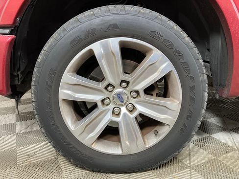 Used 2015 Ford F150 Platinum w/ Equipment Group 701A Luxury image 14