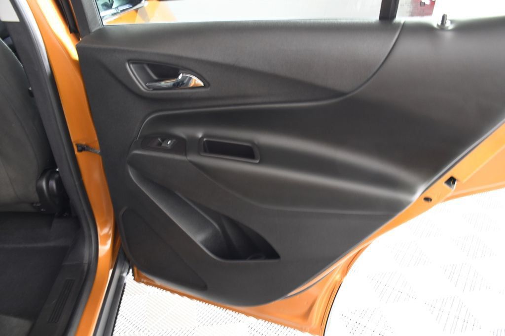 Used 2018 Chevrolet Equinox LT FWD image 21