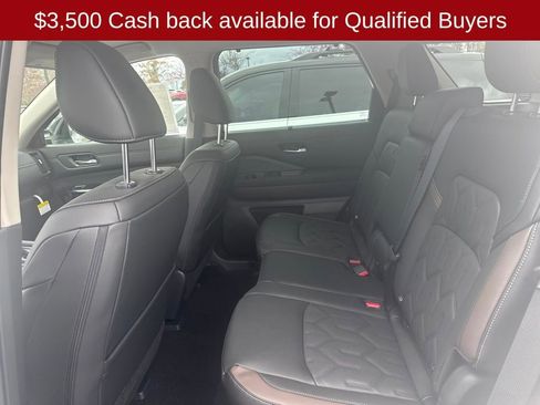 New 2026 Nissan Pathfinder Platinum image 25