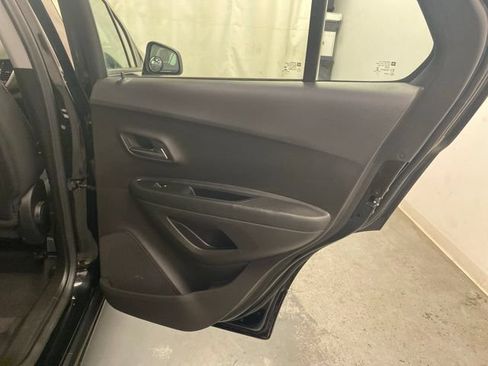 Used 2017 Chevrolet Trax LS AWD/4WD image 25