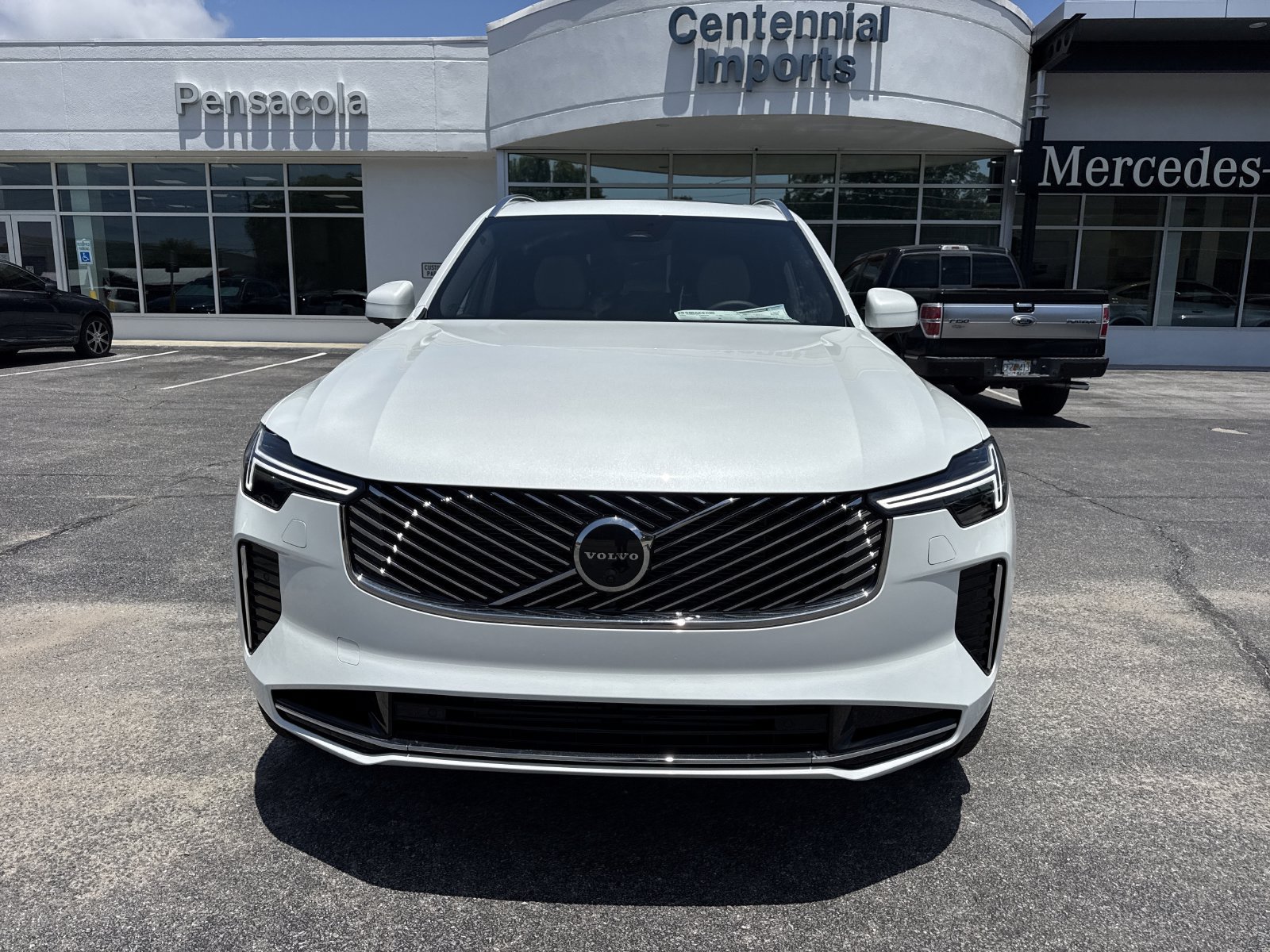 New 2026 Volvo XC90 T8 Plus w/ Protection Package Premier AWD/4WD image 8