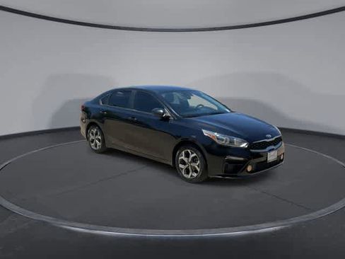 Used 2021 Kia Forte LXS FWD image 2