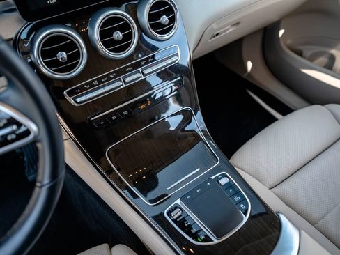 Used 2022 Mercedes-Benz GLC 300 4MATIC image 26